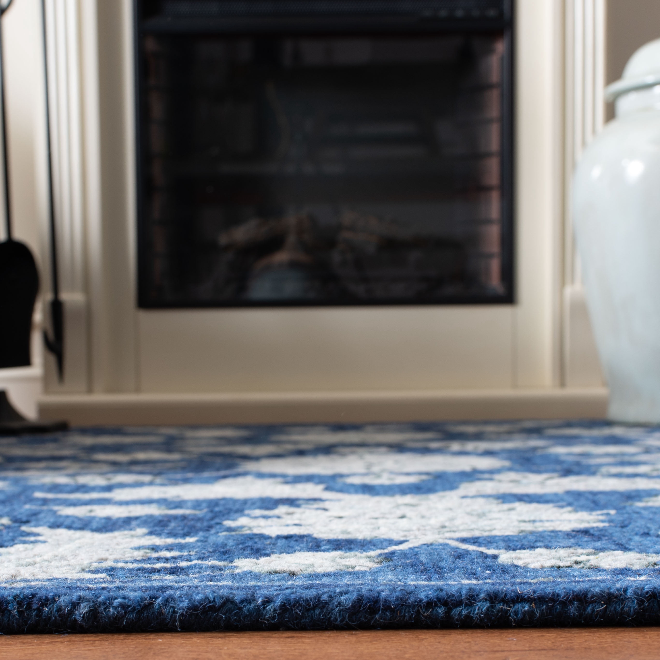 SAFAVIEH Micro-Loop Carl Floral Overdyed Wool Runner Rug, Navy/Grey, 2'3" x 7'