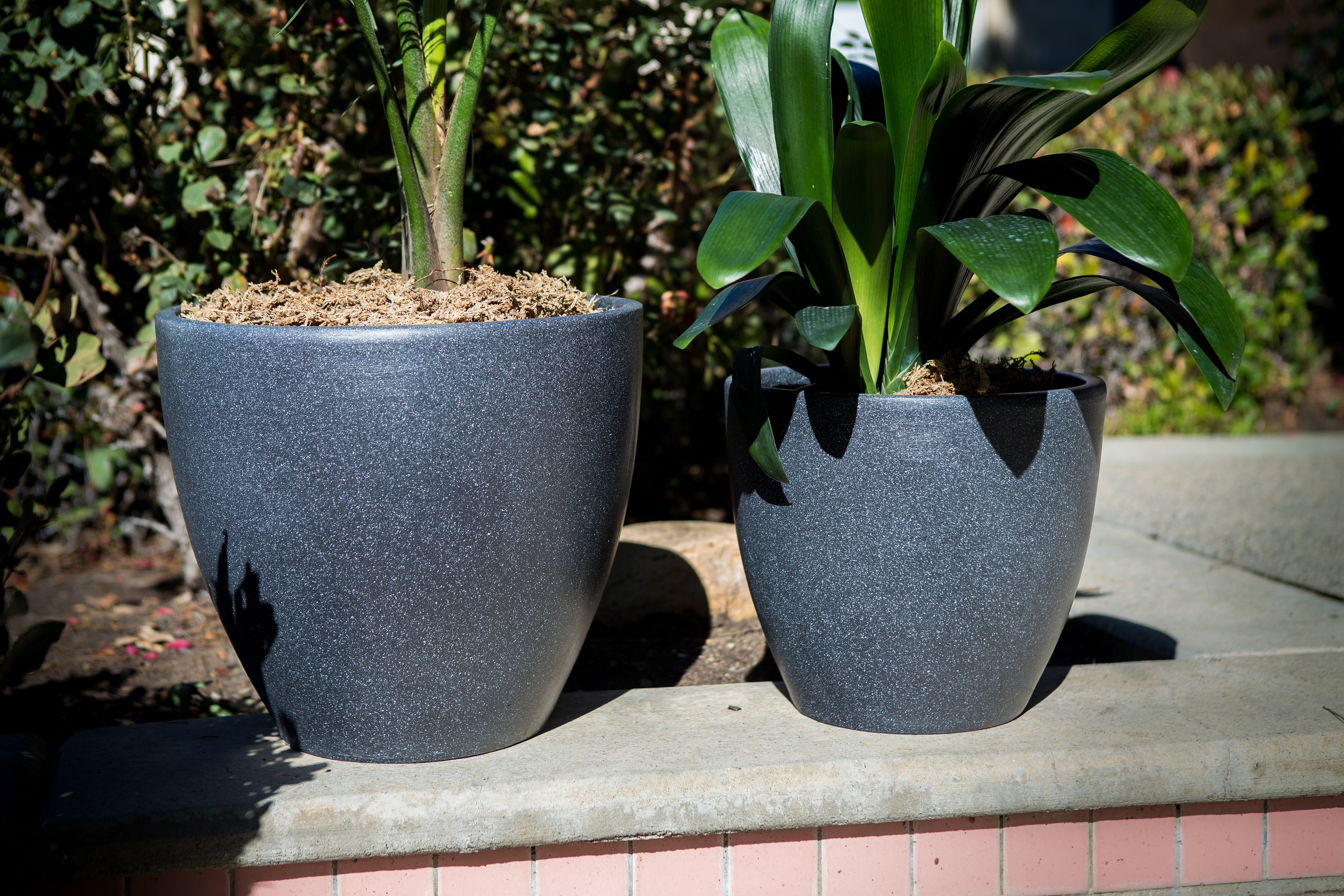12" BROWN SERENE ROUND PLASTIC PLANTERS pots flower planter Set of 5 