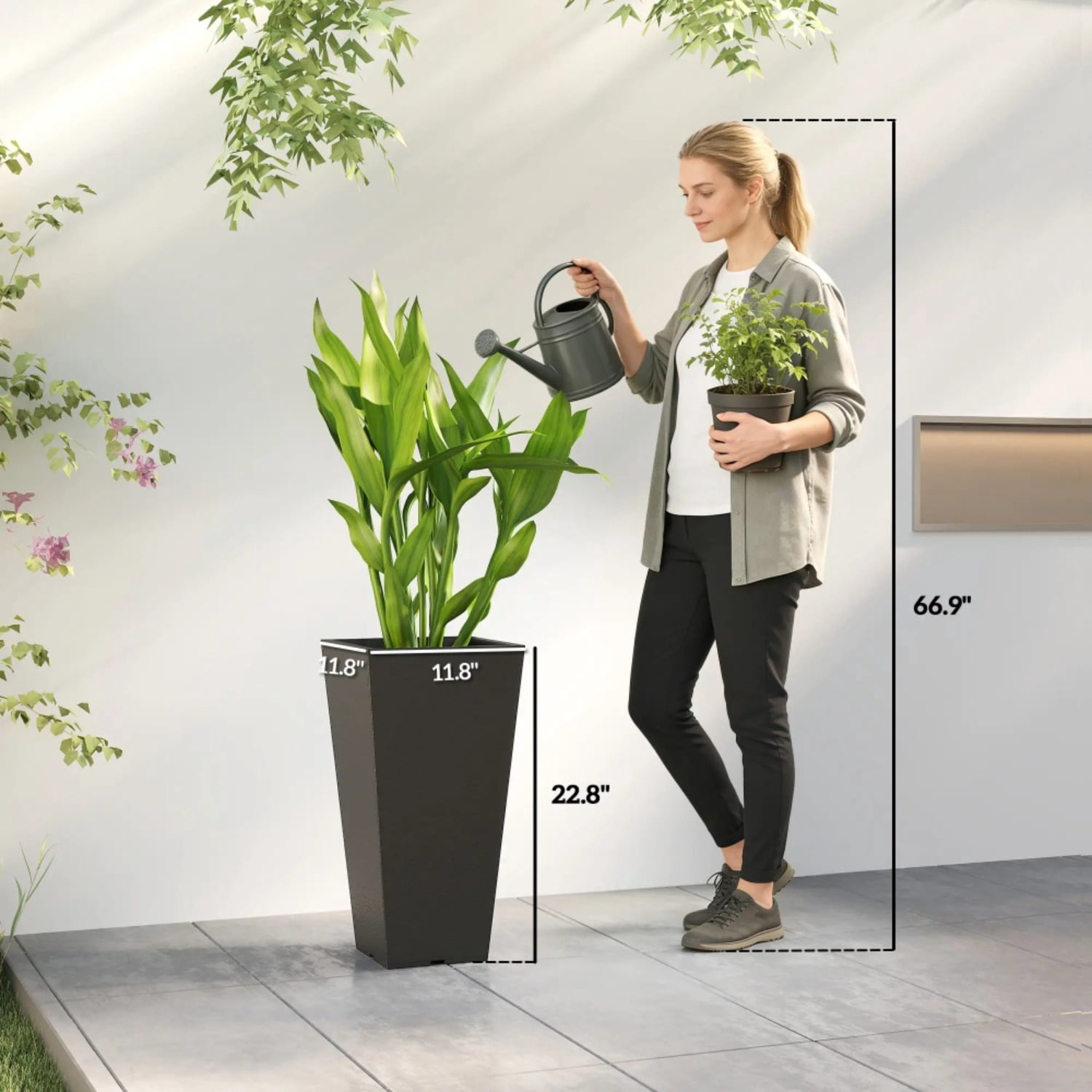 Set of 2 Plastic Flower Pots