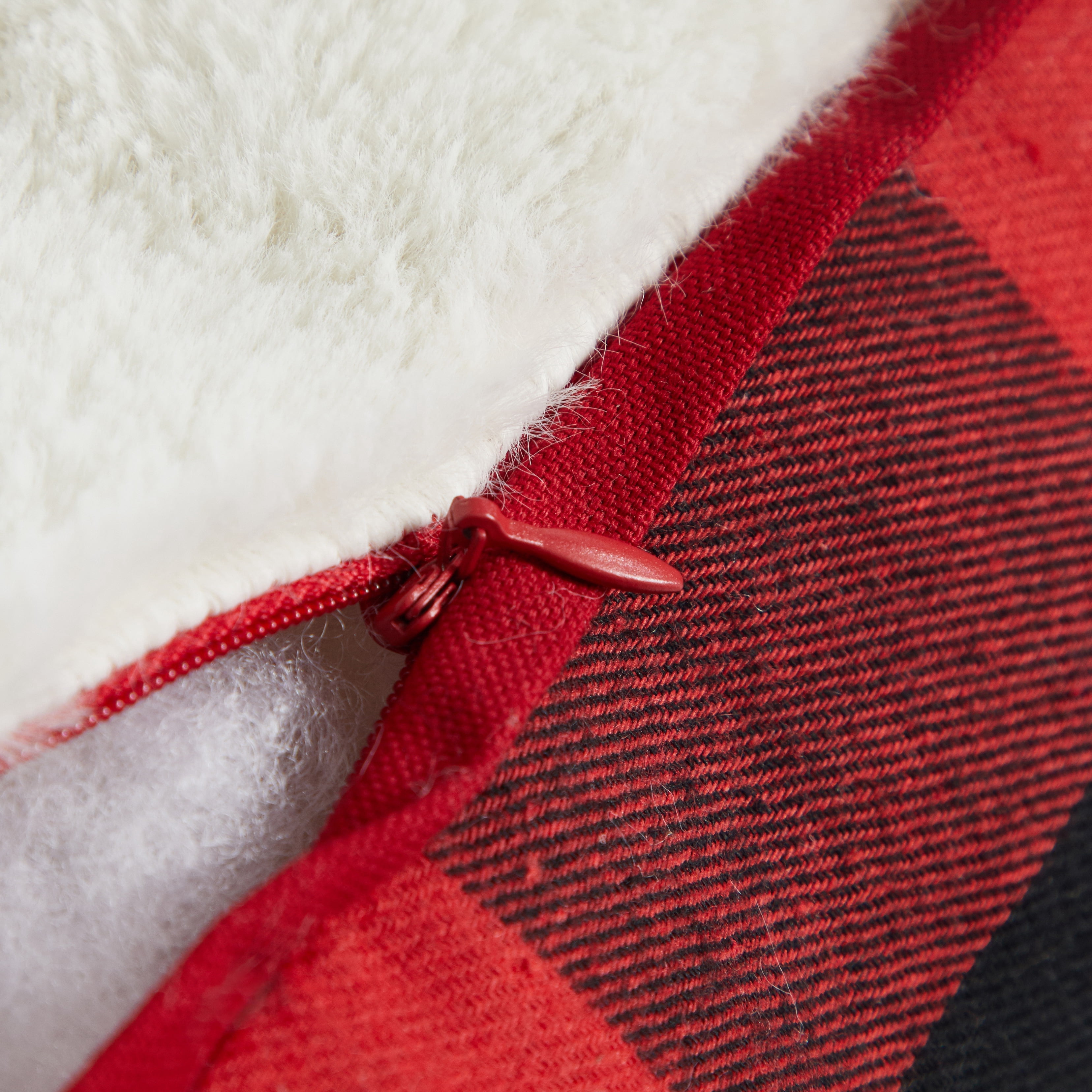 Dearfoams Papa Bear Woven Decorative Pillow, 20'' x 20'', Red Plaid
