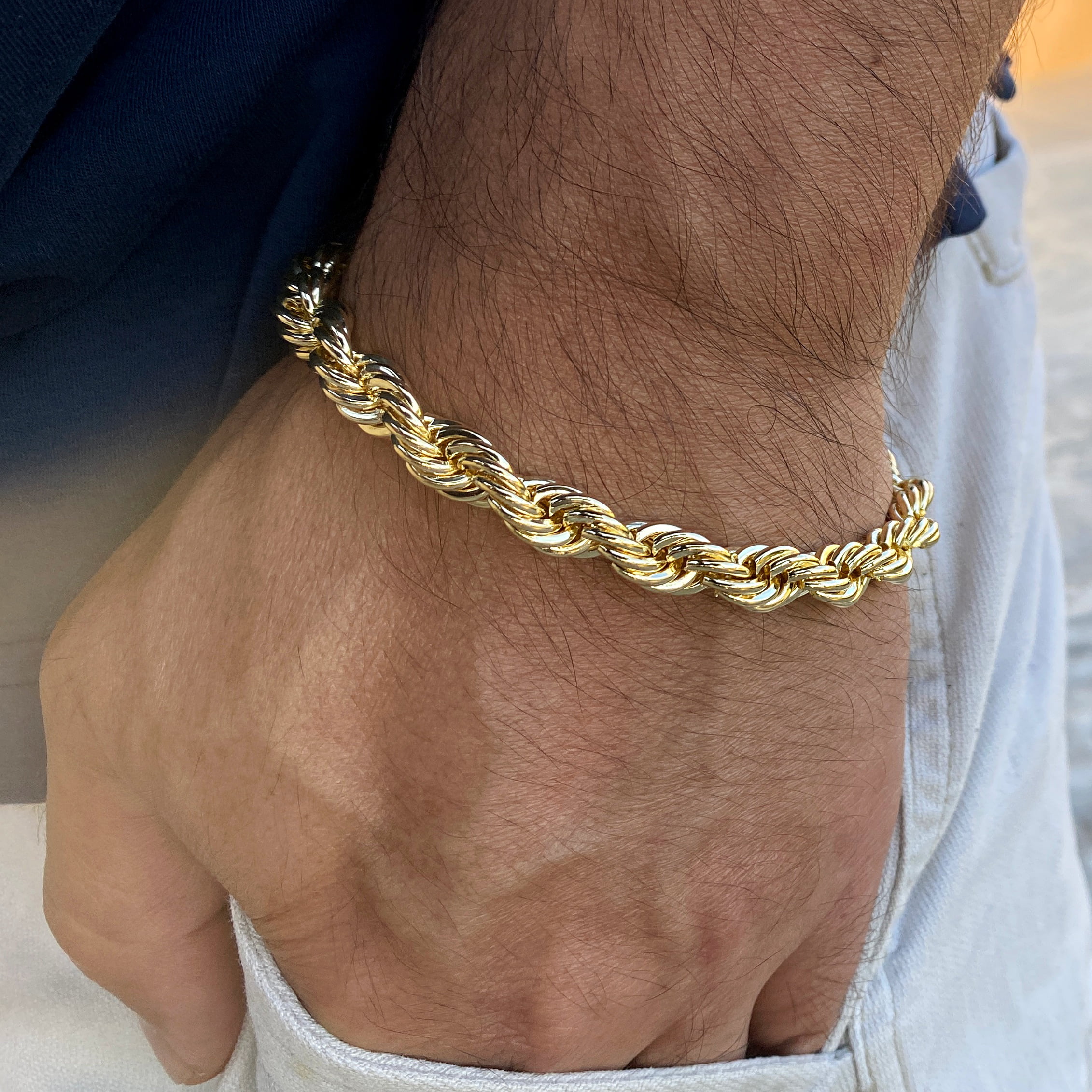 10k gold bracelet 8 inch adjustable Weight : 2.57... - Depop