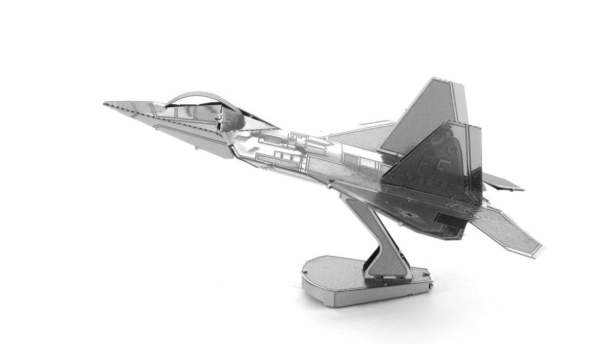 Fascinations Metal Earth 3D Laser Cut Steel Model Kit Mitsubishi Zero Fighter 