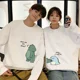 thumbnail image 4 of Sudadera con capucha y cuello redondo para hombre y mujer, con estampado de dinosaurio y monstruo pequeño, de manga larga, para otoño, 2024, 4 of 5