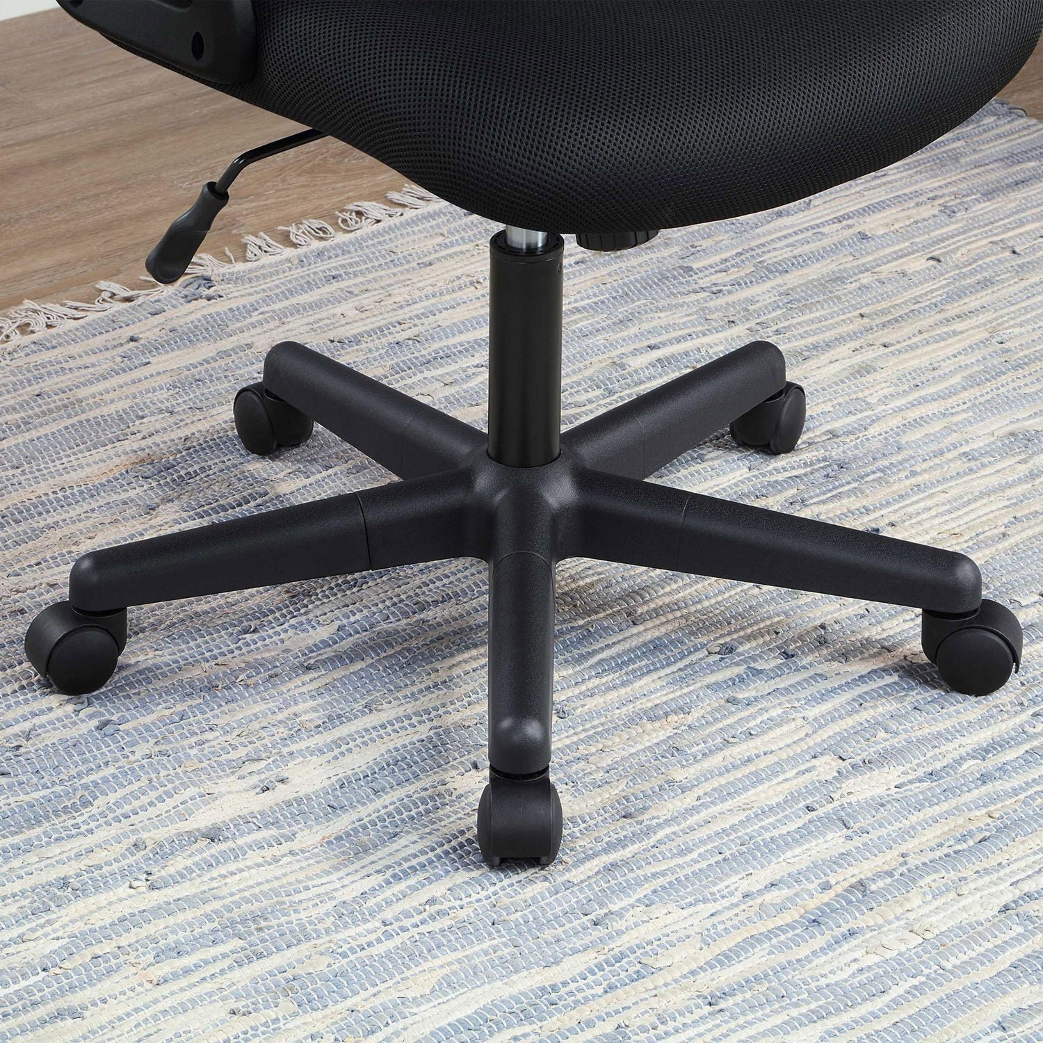 Fauteuil de bureau ergonomique Mainstays avec appuie-tête ajustable, tissu noir, 124,7 kg (275 lb)
