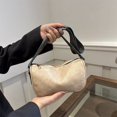 thumbnail image 3 of Bolso de ocio de gran capacidad con textura de cuero suave, nuevo bolso bandolera versátil de primavera 2025, bolso de ocio, versión coreana, 3 of 5