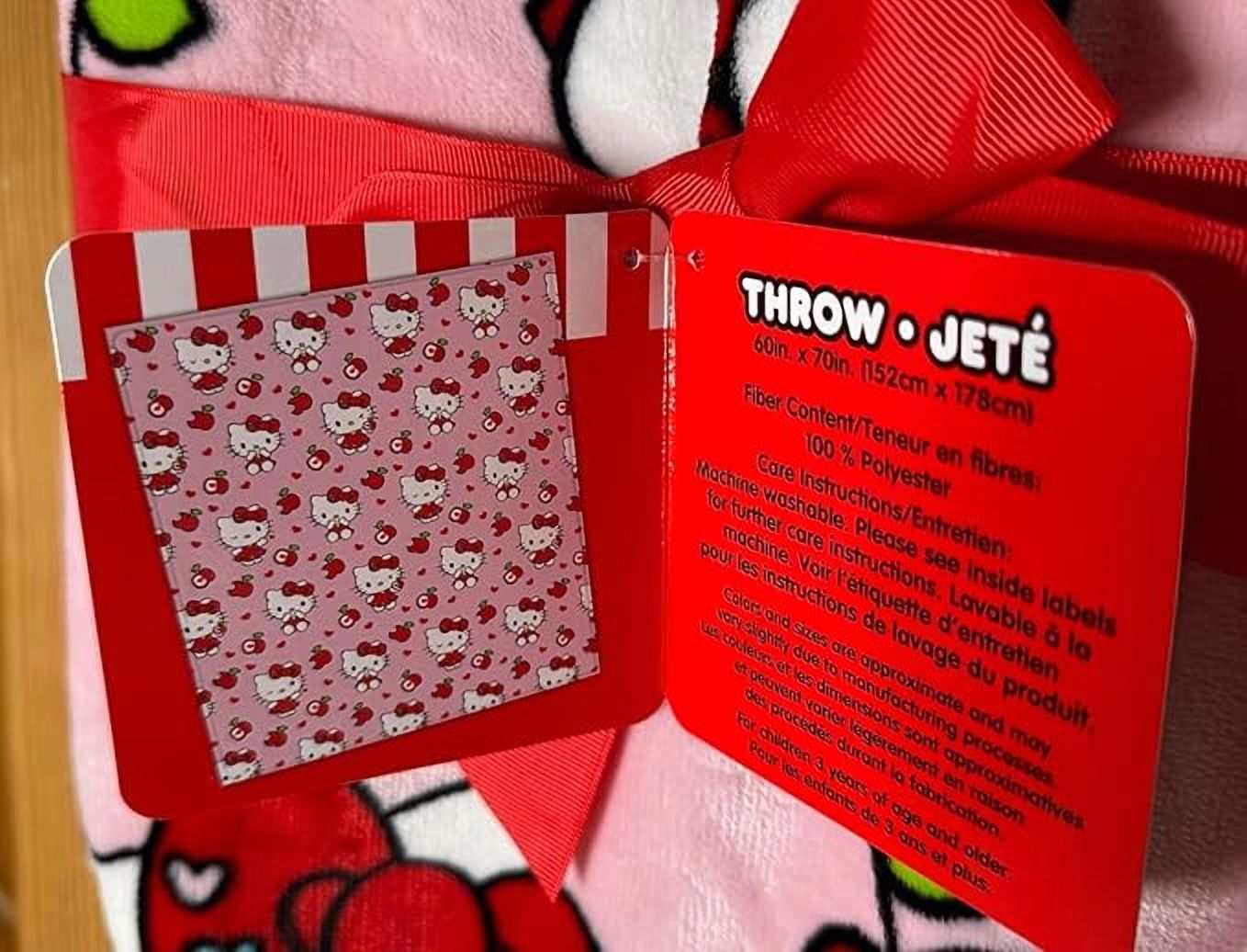 Hello Kitty Apples and Hearts, PinkThrow blanket - 50x70