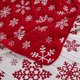 thumbnail image 4 of Juego de ropa de cama Benzara Flok Twin de 2 piezas con forma de copo de nieve rojo y blanco, 4 of 5