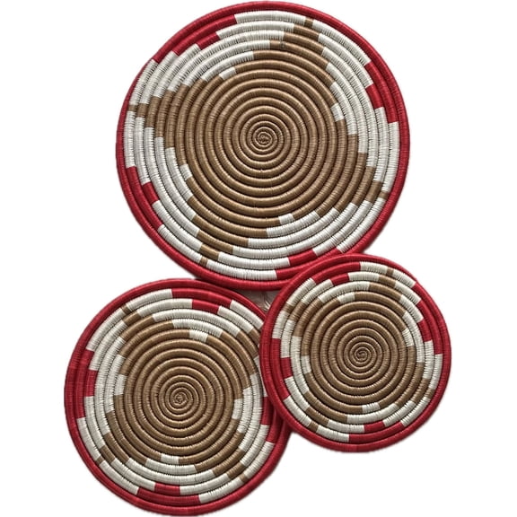 Handwoven Seagrass Wall Plates with Red and Brown Star Design – Set of 3