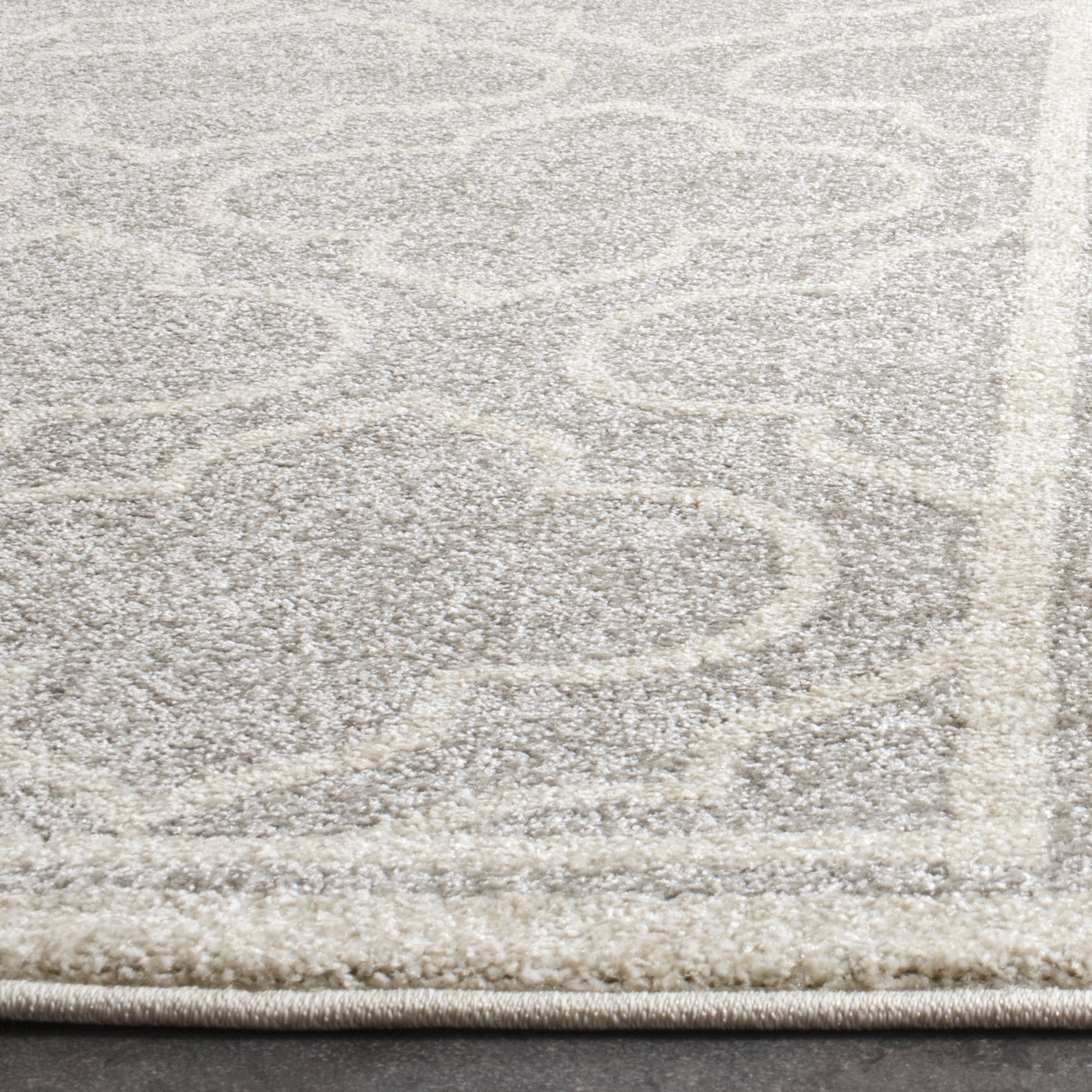 Safavieh Amherst Wilson Geometric Runner Rug, Light Gray/Ivory, 2'3" x 13'