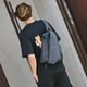 thumbnail image 5 of Bolso bandolera para hombre y mujer, bolso bandolera tipo mochila pequeña, bolso bandolera tipo mochila impermeable, 5 of 6