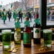 thumbnail image 5 of Tapón de botella de vino del Día de San Patricio – Plástico verde de trébol • Sello hermético • Tema festivo irlandés • Decoración de decoración • Accesorio reutilizable para la fiesta, 5 of 6
