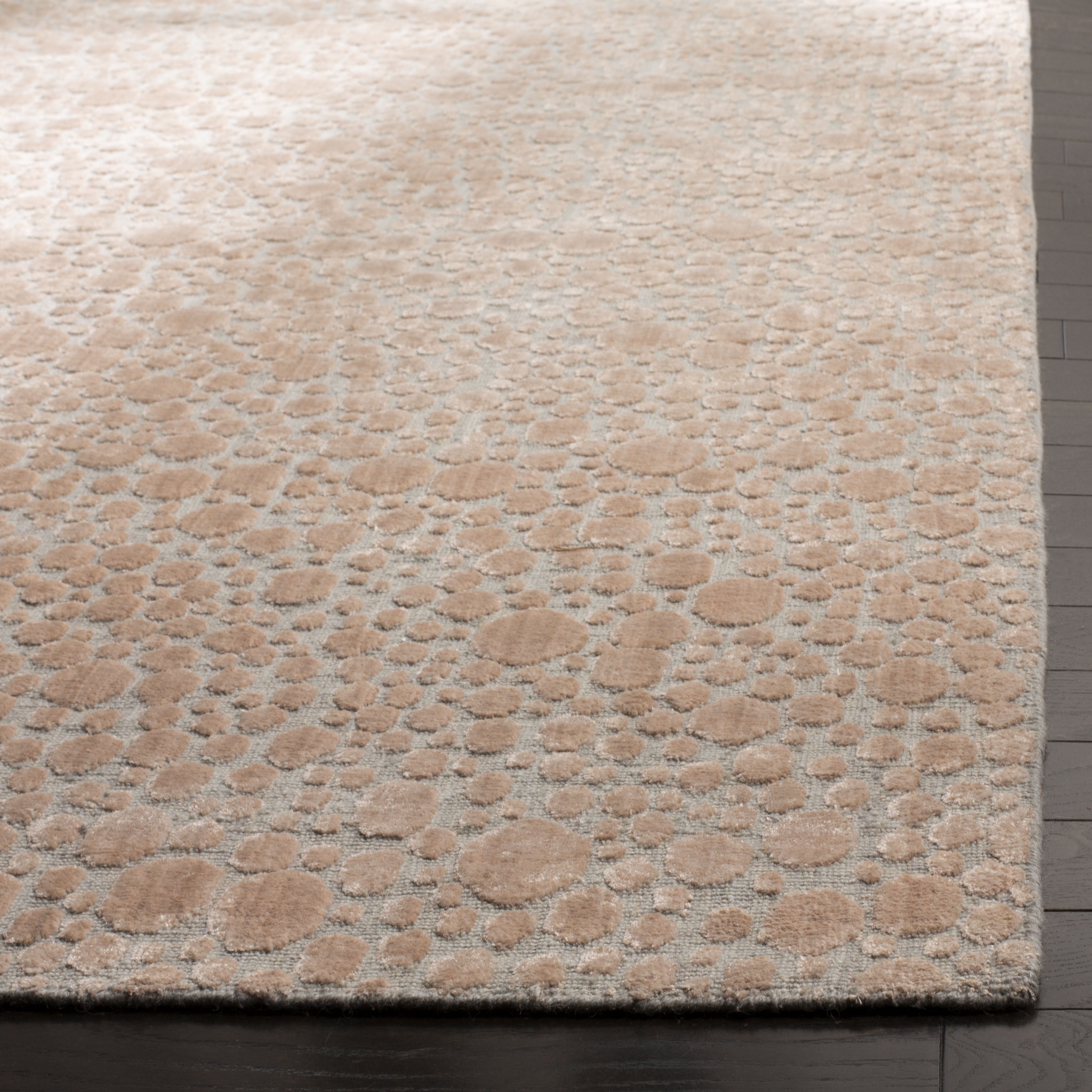 Safavieh Mirage Xanthia Geometric Area Rug, Beige/Silver, 9' x 12'