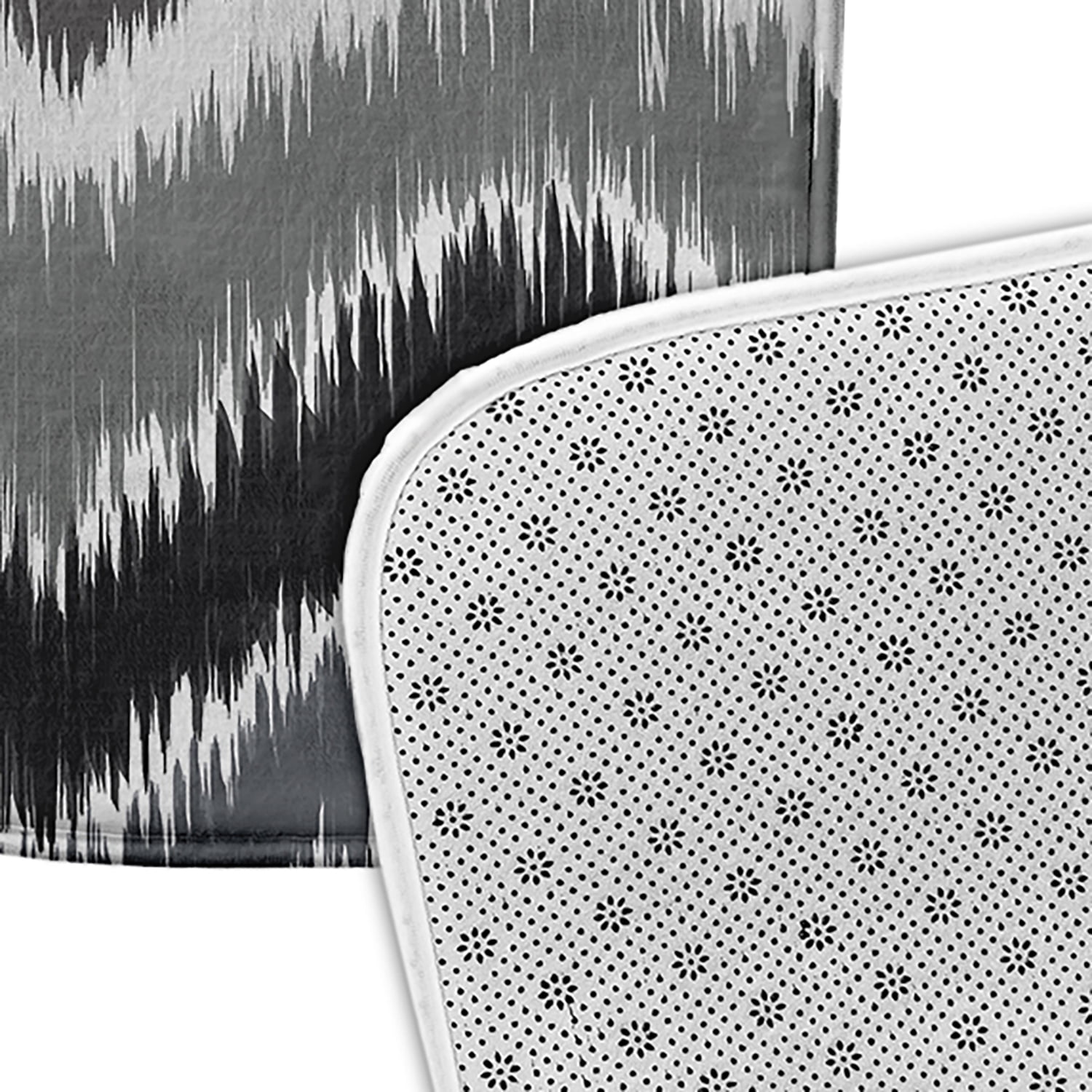 Simply Daisy Chevron Rug Pet Feeding Mat for Dogs and Cats