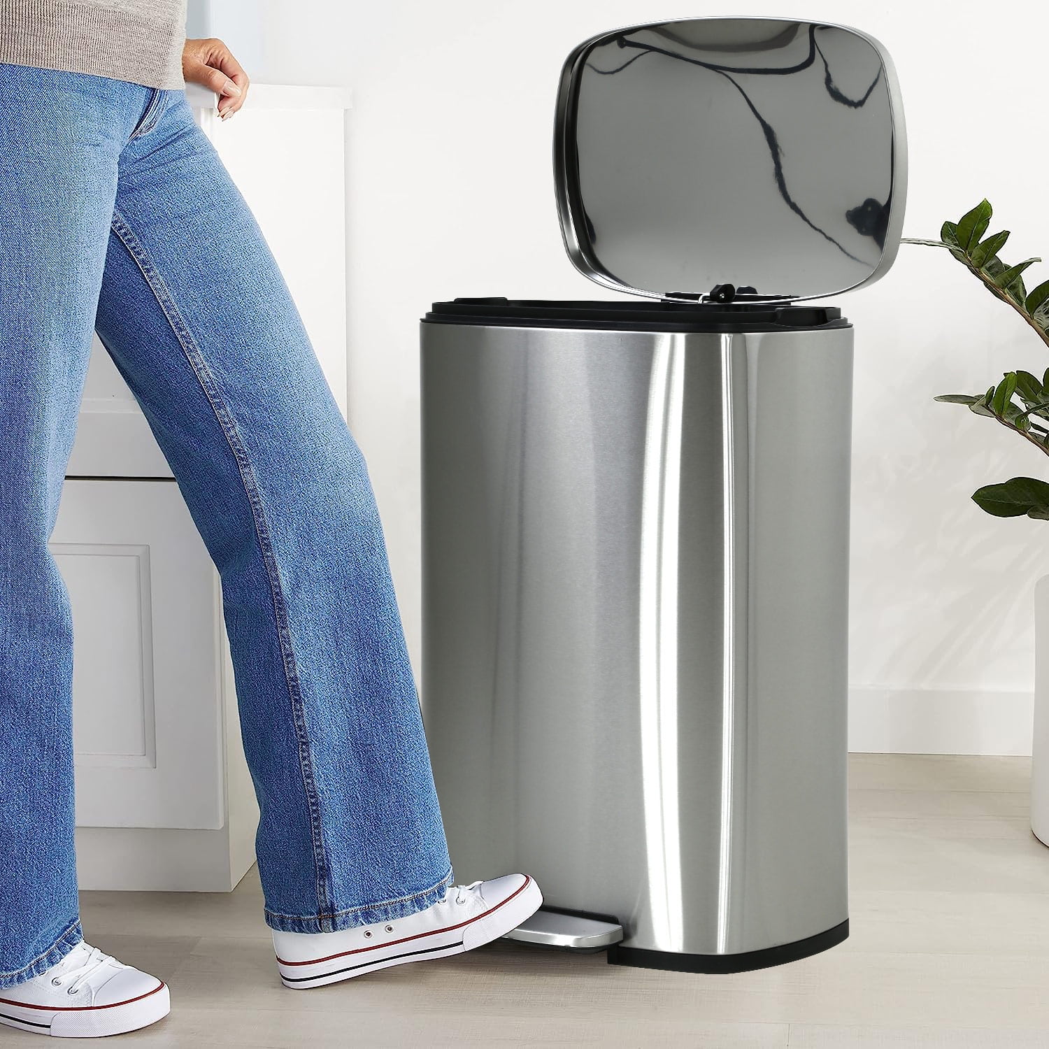 CL.HPAHKL 13 Gallon Step-on Trash Can with Soft-Close Lid, Stainless Steel Kitchen Garbage Can with Foot Pedal and Removable Inner Bucket, Fingerprint-Proof Trash bins for Home Office