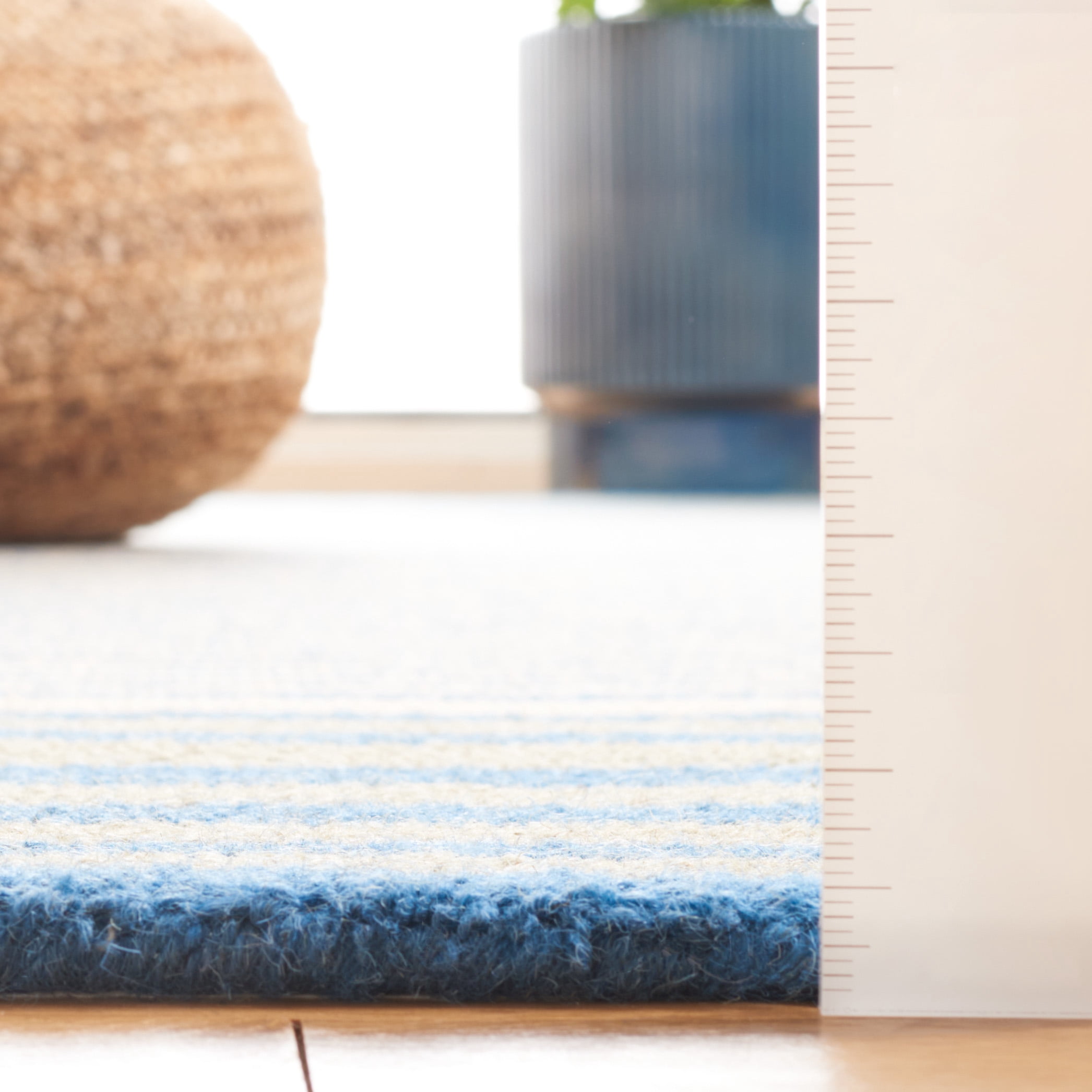 Safavieh Genre Luis Geometric Area Rug, Blue/Ivory, 5' x 8'
