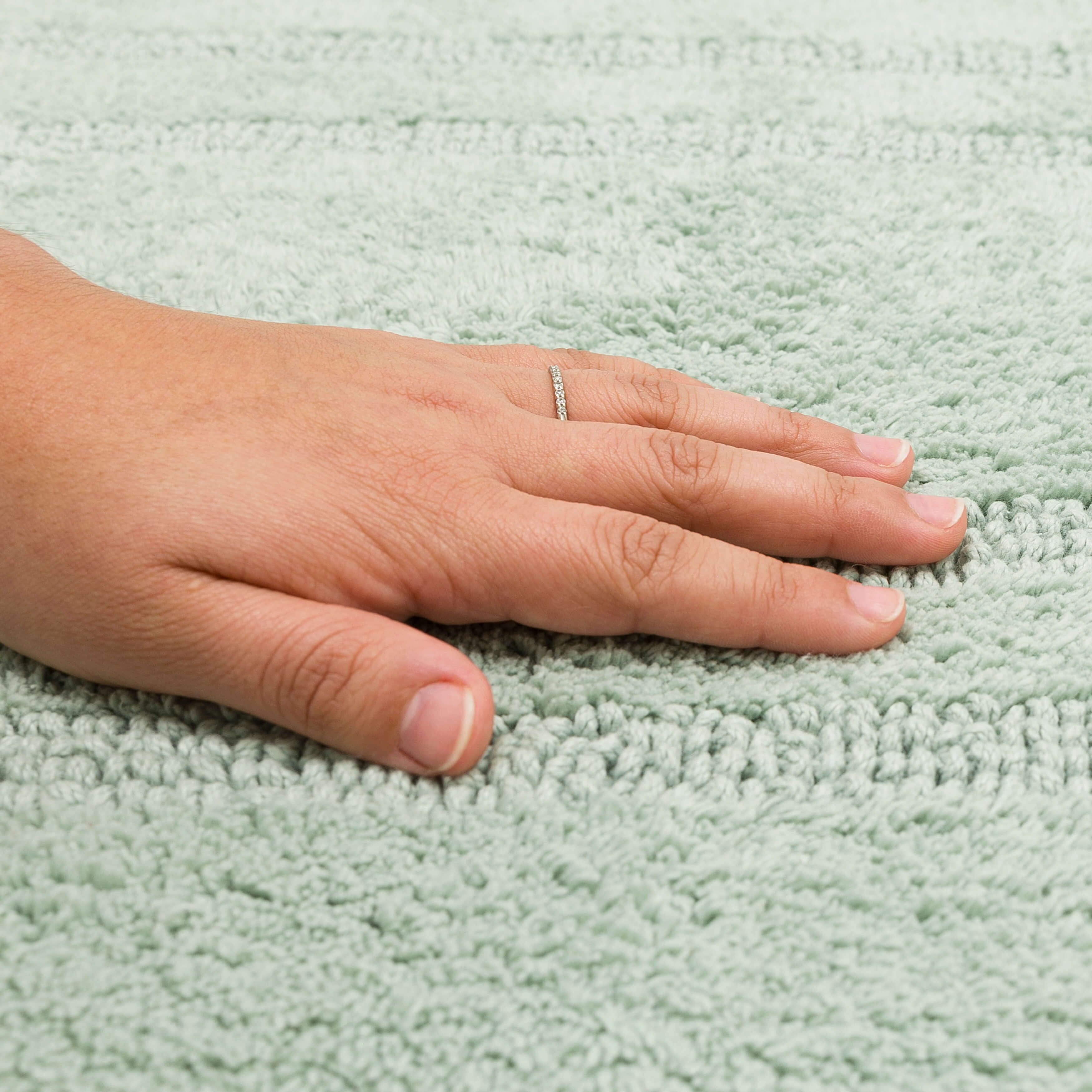 Mohawk Cotton Bath Mat Soft Absorbent Quick Dry Machine Washable Bathroom Mat, Seaglass, 21" x 34"