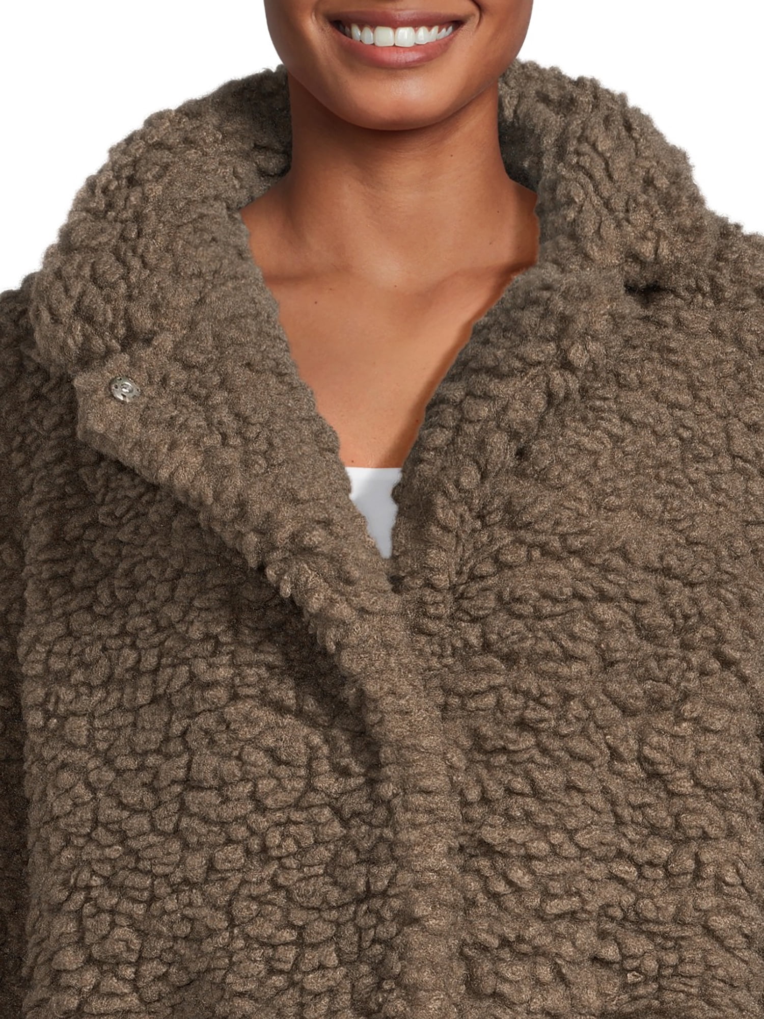 Women's Oversized Faux Shearling Coat with Pockets - image 4