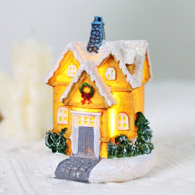 ER Decoraciones navideñas con luz LED, casa en el árbol, mesa para el hogar, adornos de regalo de Navidad 2023, G oso de fresa Electrónica