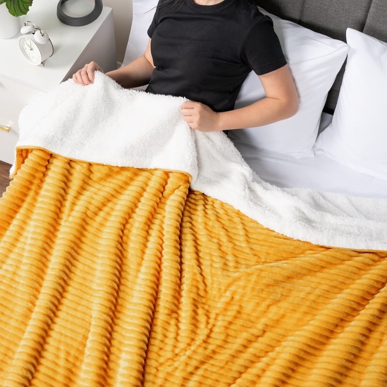Pavilia Fleece Sherpa Throw Blanket, Yellow 50x60 photo 5