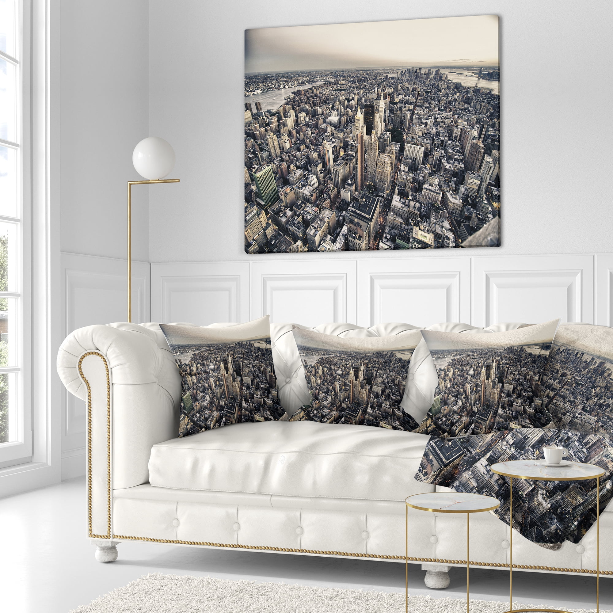 Designart Architecture and Colors of New York - Modern Cityscape Throw Pillow - 18x18
