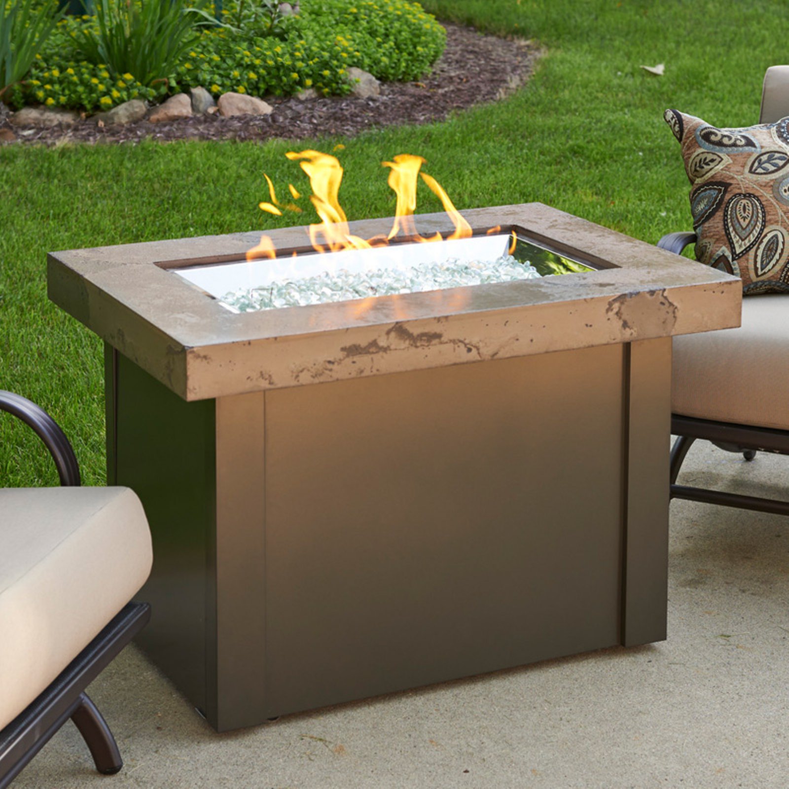 Outdoor GreatRoom Providence Noche 25 in. Fire Table