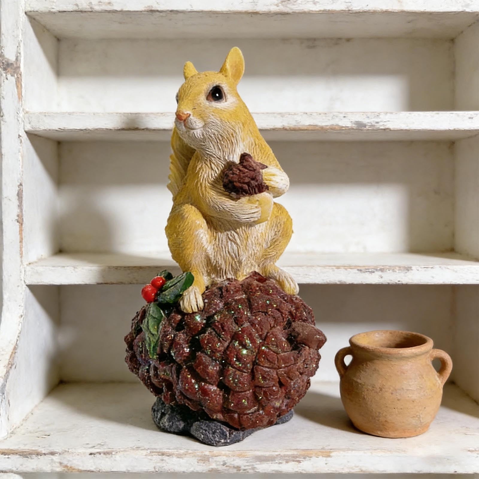 Cheapark Outdoor Squirrel Statue Garden Resin Sculpture Patio Yard Lawn Pathway Realistic Animal Decor Ornament