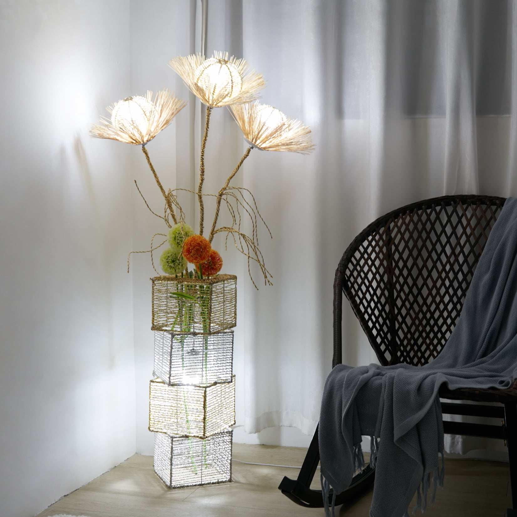 LUVODI Modern Decorative Rattan Floor Lamp Pastoral Hand-Woven Flower Night Light for Reading Living Room