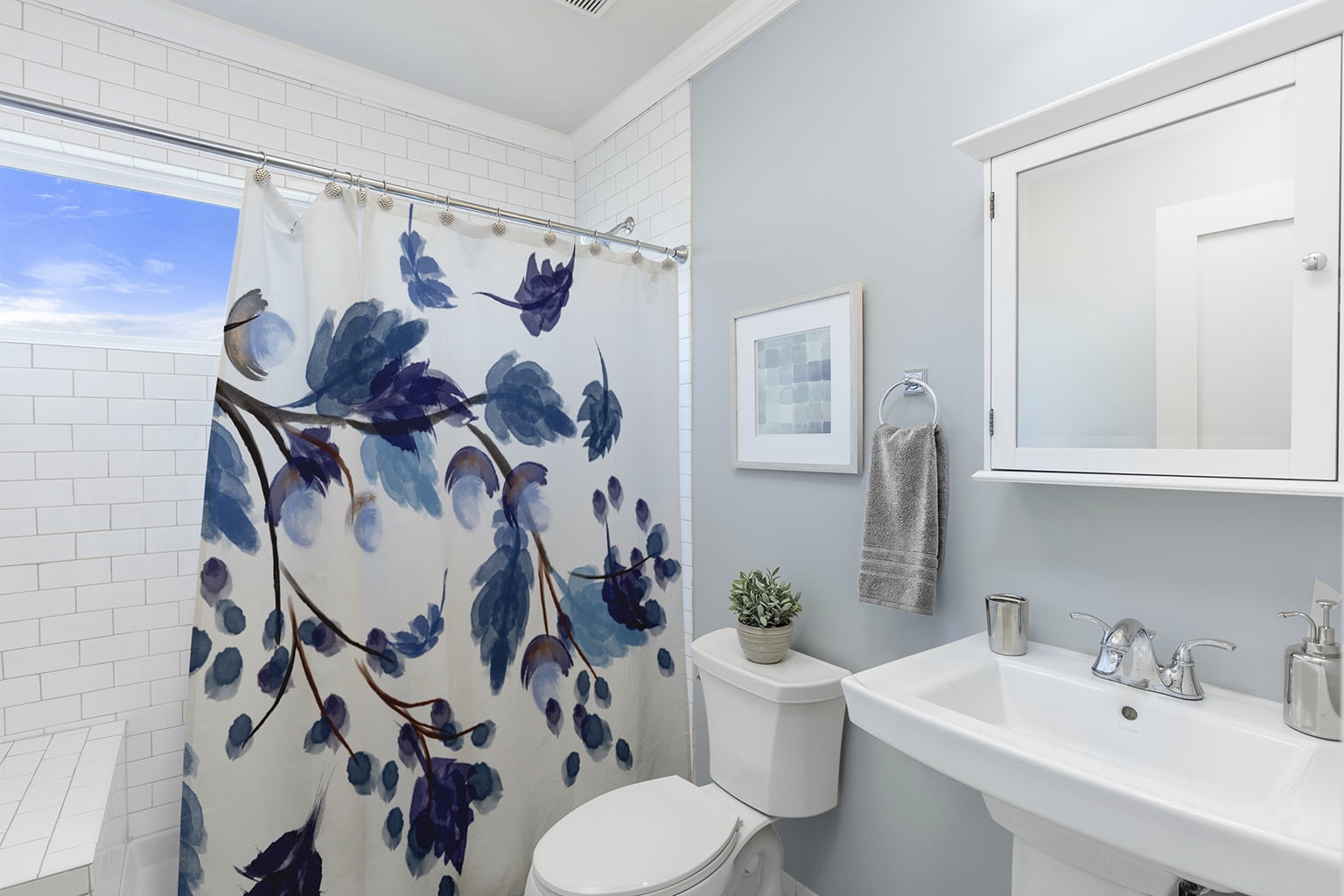 Simply Daisy 70" W x 73" L Colorful Leaves Polyester Shower Curtain, Blue [1 Ct]