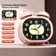 thumbnail image 4 of Reloj despertador clásico curvo con esfera visible de baja luz, a pilas, disponible en múltiples colores, diseño compacto para uso en dormitorio, escritorio, oficina, residencia estudiantil y hogar., 4 of 6