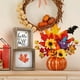 thumbnail image 1 of Decoración de Calabaza de Halloween: Centro de Mesa de Acción de Gracias de Plástico de 28 Cm con Hojas y Bayas para El Hogar, La Sala o La Fiesta., 1 of 6