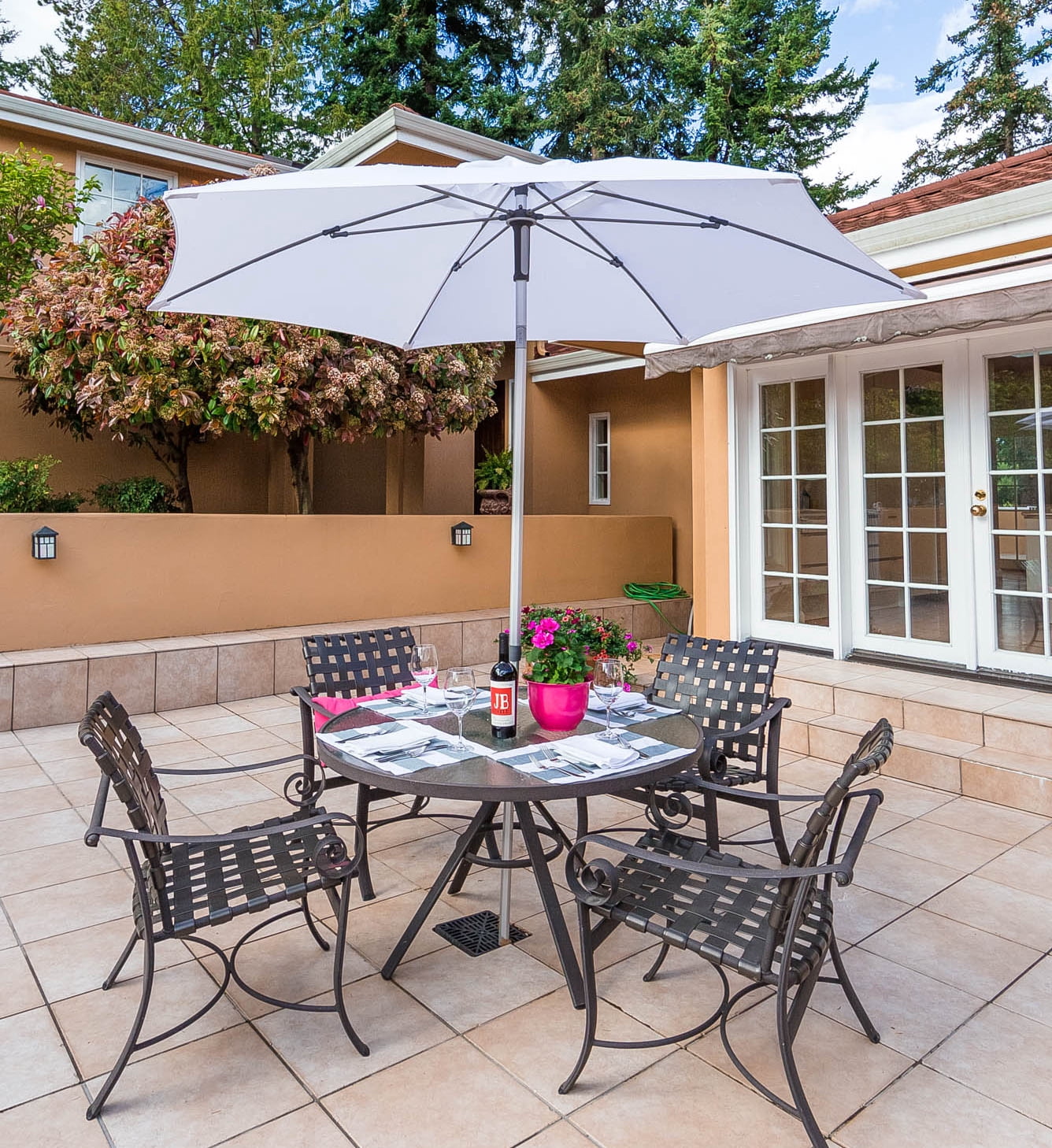 DestinationGear Push-Up 8.5' Market Patio Umbrella, White