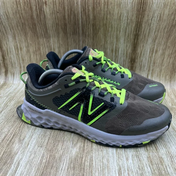 New Balance Fresh Foam Garoe Men's Size 9 4E Camo Pixel Green Shoes Sneakers