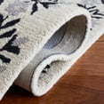 thumbnail image 5 of SAFAVIEH Empire Janetta Medallion Area Rug, Ivory/Black, 4' x 6', 5 of 11