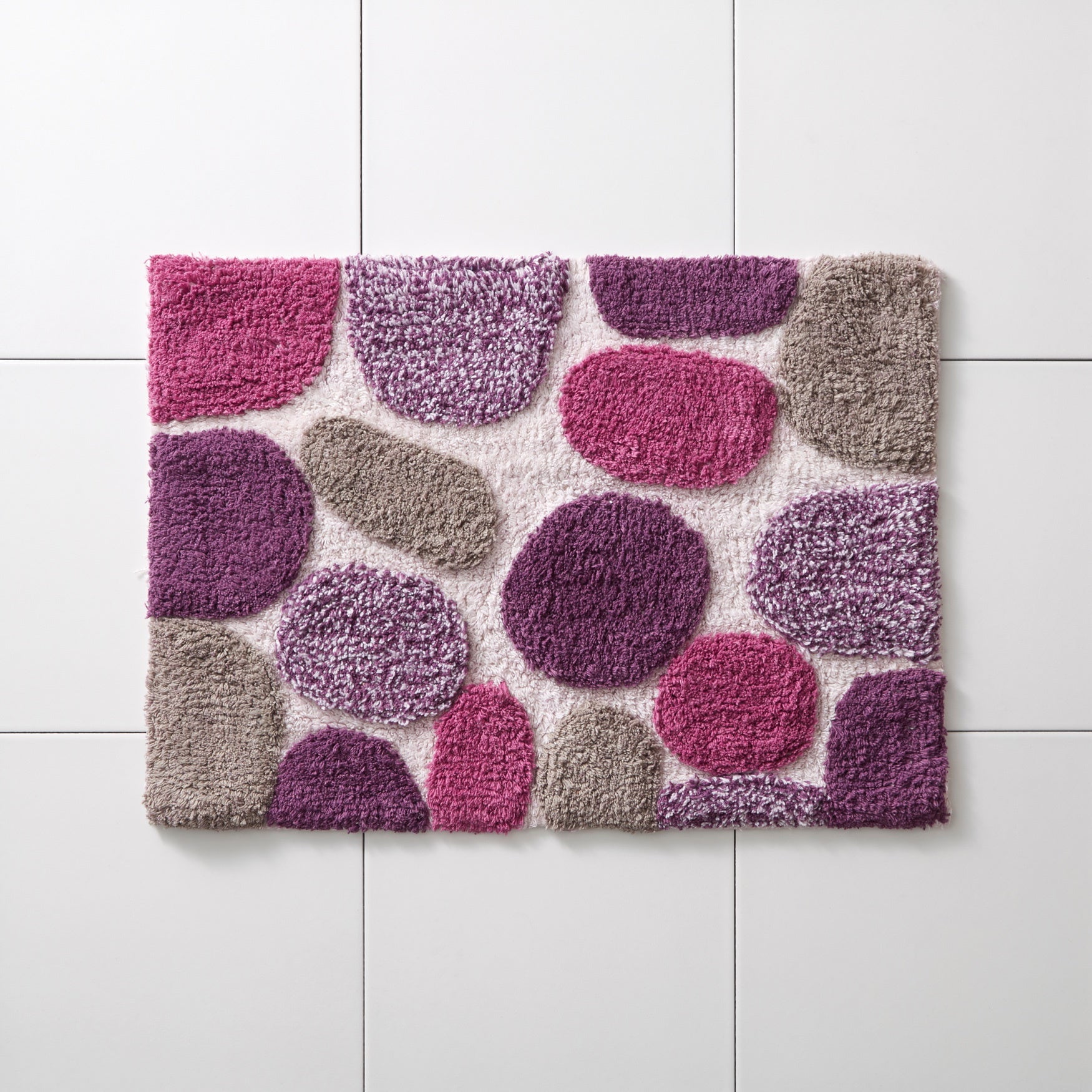 BrylaneHome Pebbles Bath Mat