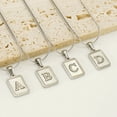 thumbnail image 4 of Cadena de hueso de serpiente de acero inoxidable, collar de 26 letras, colgante de letra mayúscula de concha cuadrada de estilo europeo y americano para mujer ins, 4 of 6