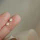 thumbnail image 5 of Minipendientes pequeños con forma de flor en forma de cruz y disco con incrustaciones de circonitas y borde de frijol en plata de ley S925, 5 of 6