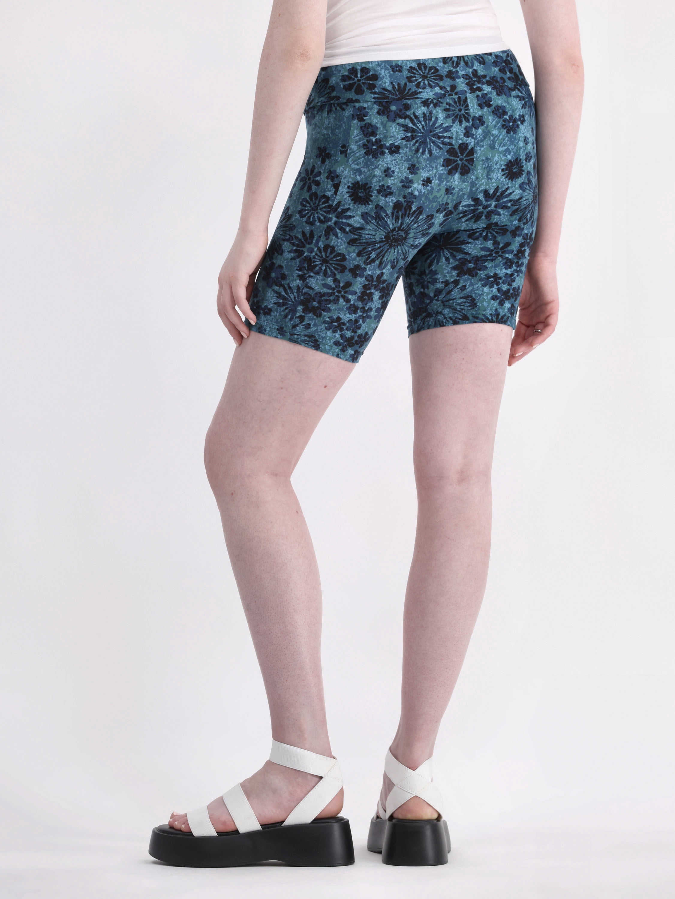 No Boundaries Bike Shorts with Pocket, 7” Inseam, Women's and Women’s Plus