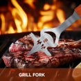 thumbnail image 4 of Juego de 3 Cubiertos para Parrilla con Mangos de Madera de Acero Inoxidable, Espátula, Pinzas y Tenedor para Carne., 4 of 5