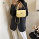 thumbnail image 4 of Bolso de hombro cuadrado pequeño con cerradura en forma de corazón de moda para mujer (amarillo), 4 of 9