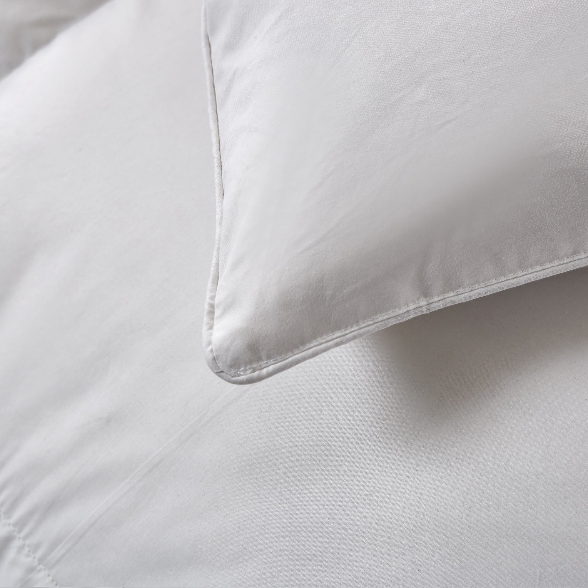 Serta 100% Cotton Summer Lightweight Warmth，90% Goose Down Fiber Comforter, Fluffy Duvet Insert with Corner loops, 233 Thread Count, Hotel Luxury Ultra Soft, 68x90 inches Twin Size