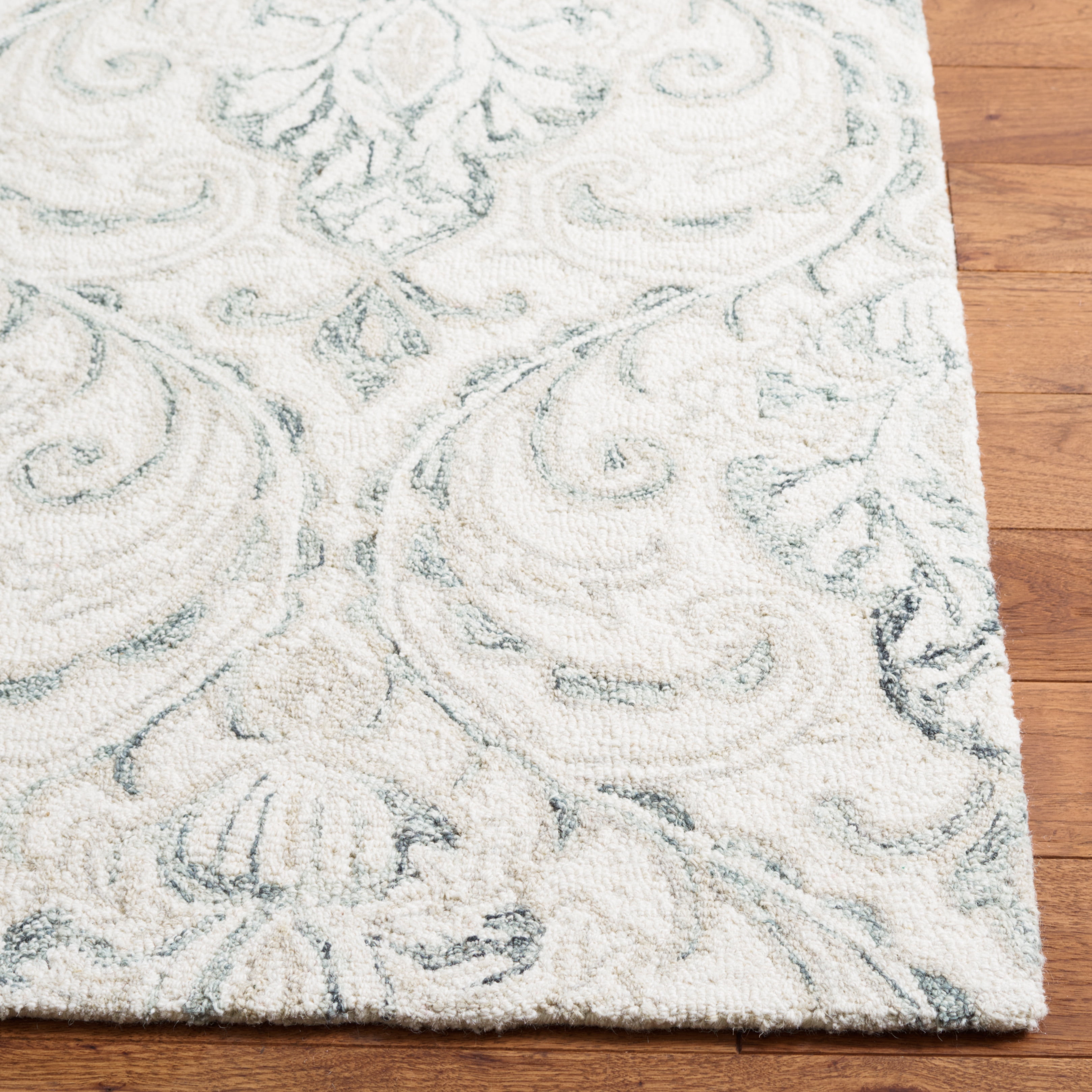 SAFAVIEH Micro-Loop Cornelius Floral Area Rug, Ivory/Grey, 8' x 10'