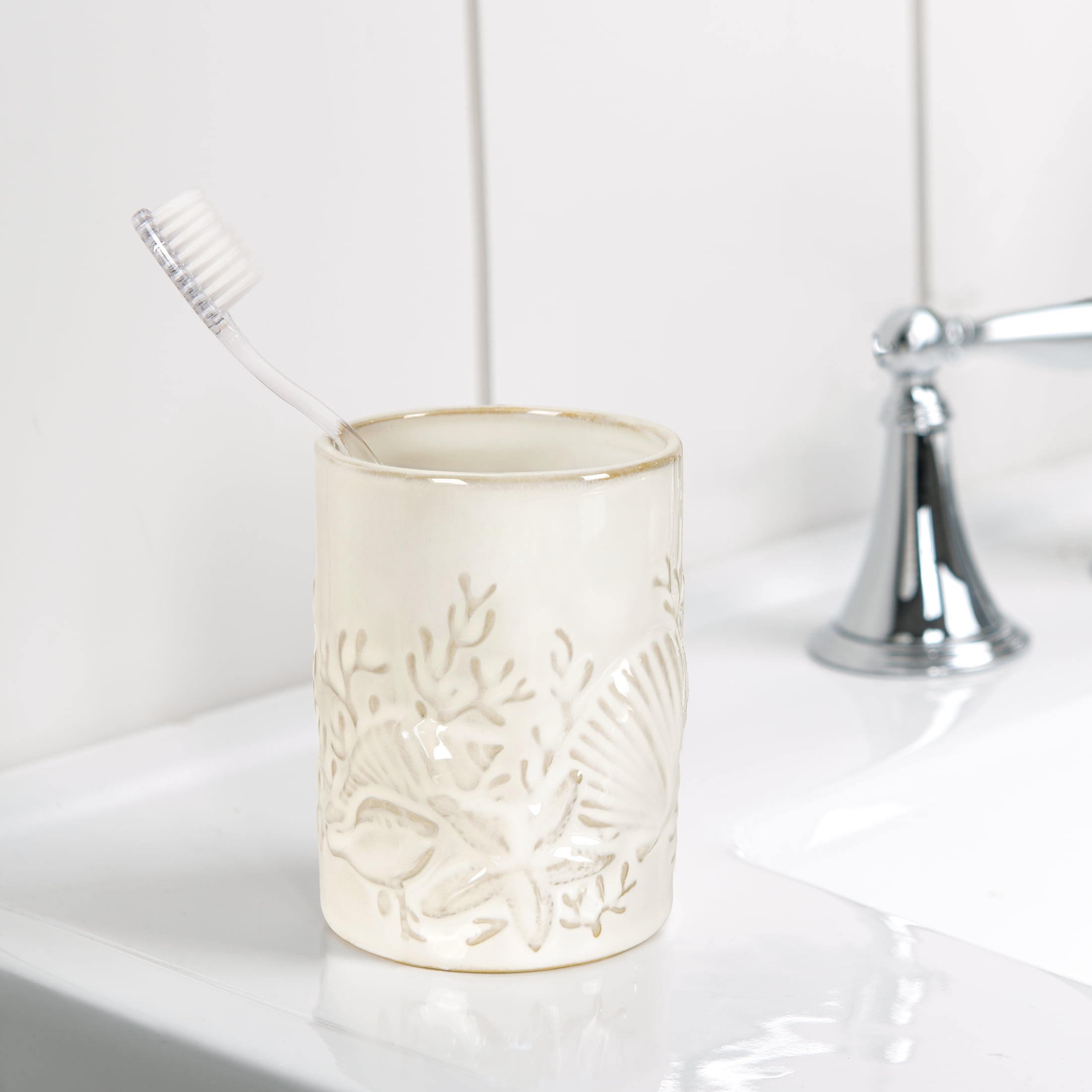 Mainstays Shell 2-piece Ceramic Bath Accessory Set