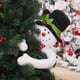 thumbnail image 3 of Muñeco De Nieve De Papá Noel De Peluche Que Abraza El Árbol De Navidad Para La Decoración Del Árbol De Navidad Sweethay HA043208-01, 3 of 6