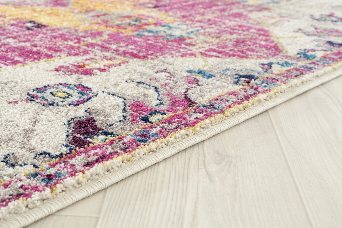 United Weavers Caledonia Seraphina Farmhouse Medallion Area Rug, Magenta, 9'10" X 13'2"