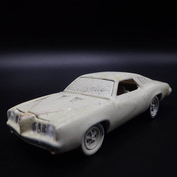 Open Box 1973 73 PONTIAC GRAND AM CUSTOM BARN FIND 1:64 SCALE DIORAMA DIECAST MODEL CAR