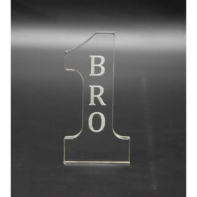 FixtureDisplays 2.16"L x 4.3"H x 0.4"P Numéro 1 Cadeau de Table Frère 11617-BRO