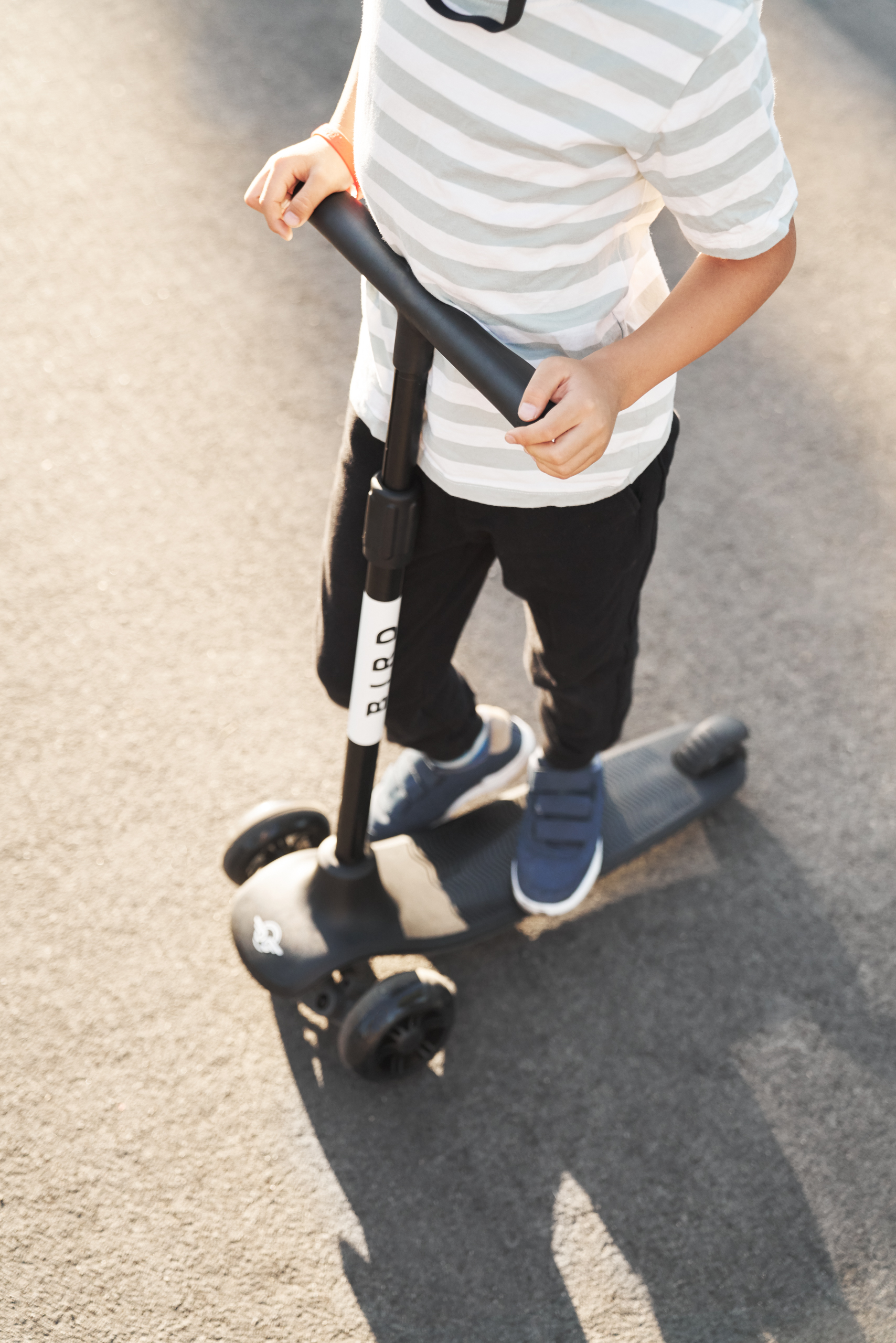 Bird Birdie Kick Scooter for Kids with Adjustable Height Handle, Electric Rose
