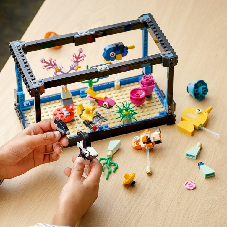LEGO Creator Fish Tank 31122 Building Set (352 Pieces) 