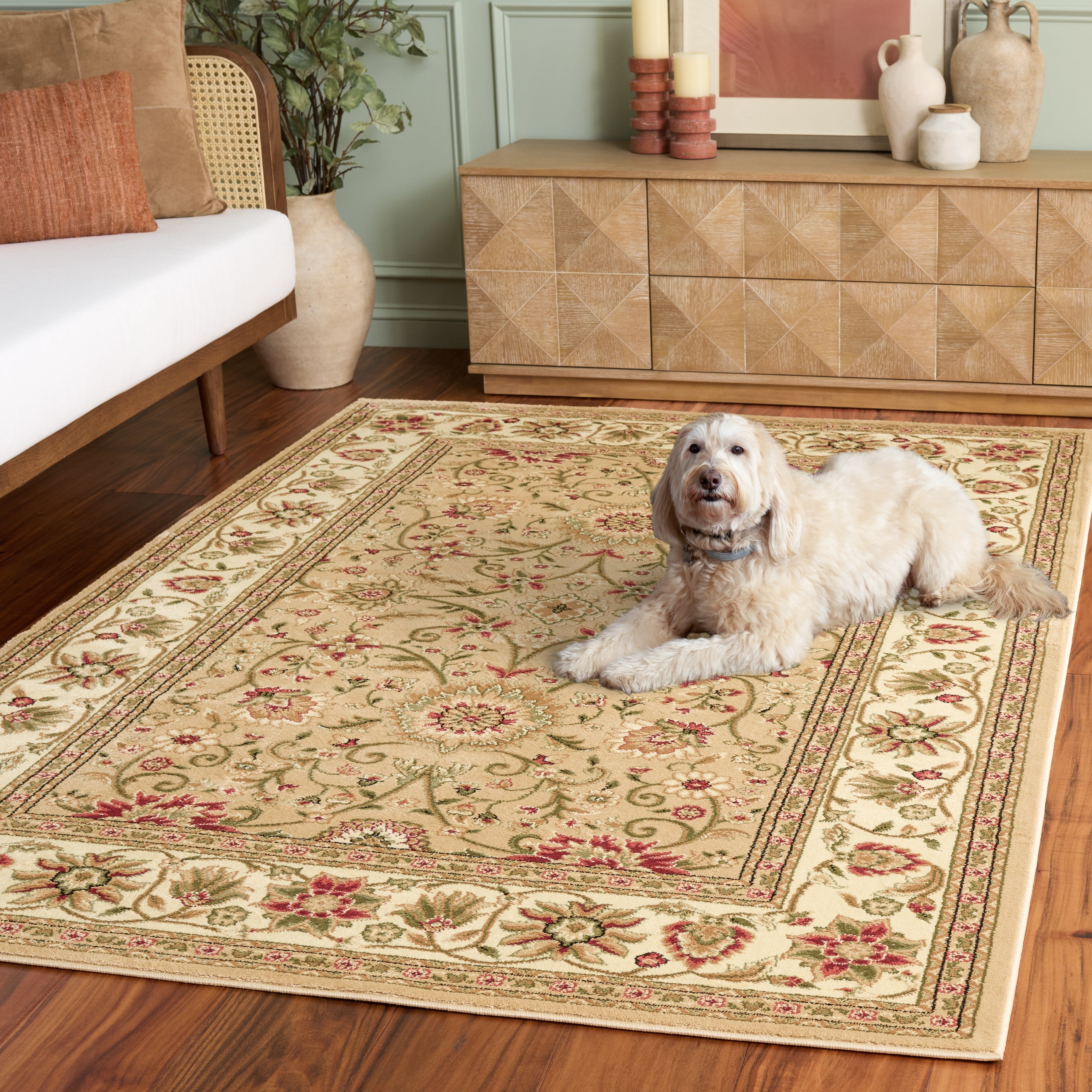 Safavieh Lyndhurst Victoria Floral Area Rug, Beige/Ivory, 6' x 8'