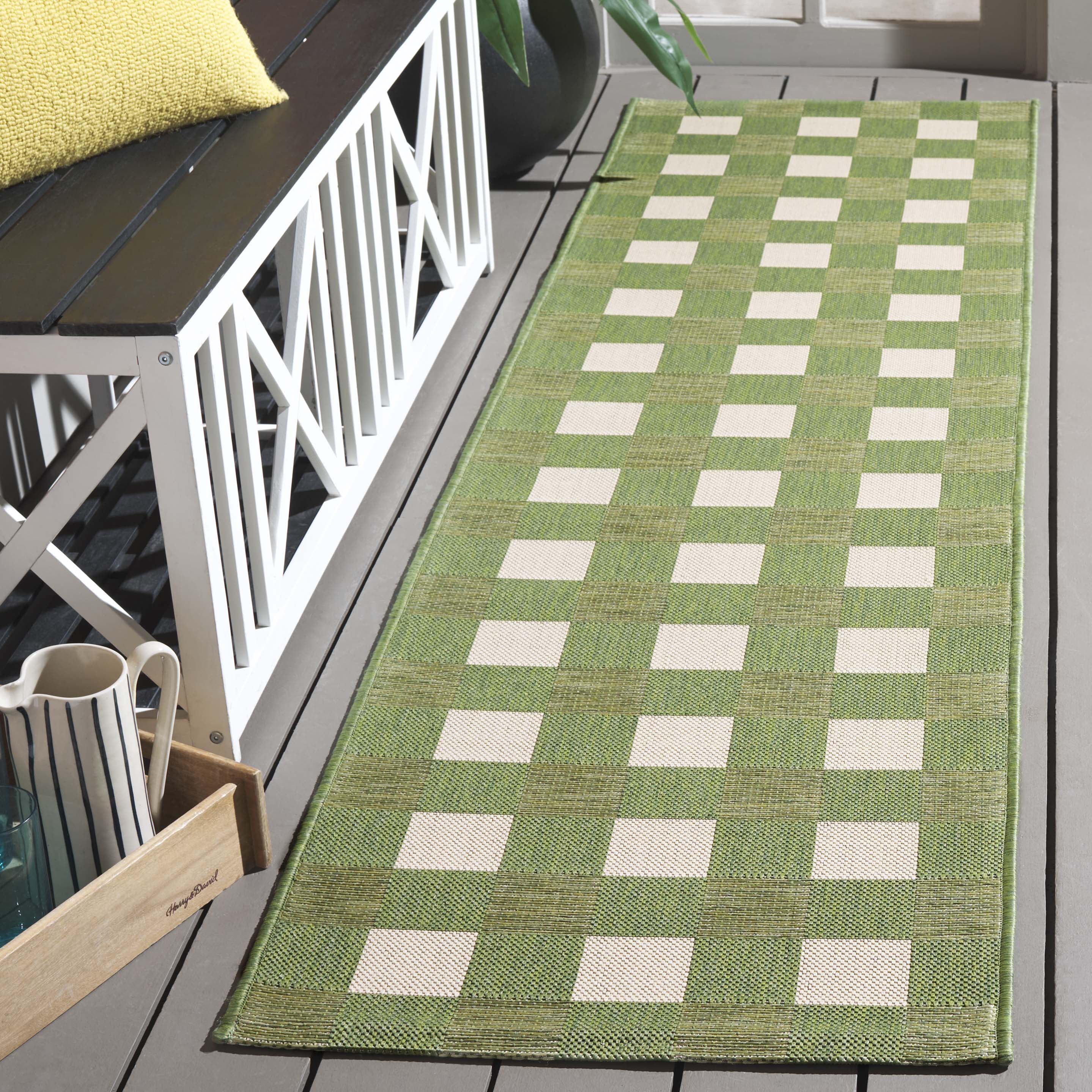 SAFAVIEH Courtyard Talbot Checkered Indoor/Outdoor Runner Rug, Green/Sage, 2'3" x 6'7"